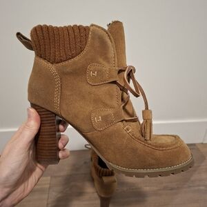 Tommy Hilfiger Brown Women's Lace-up Heeled Suede Ankle Boots (Size US 9.5)